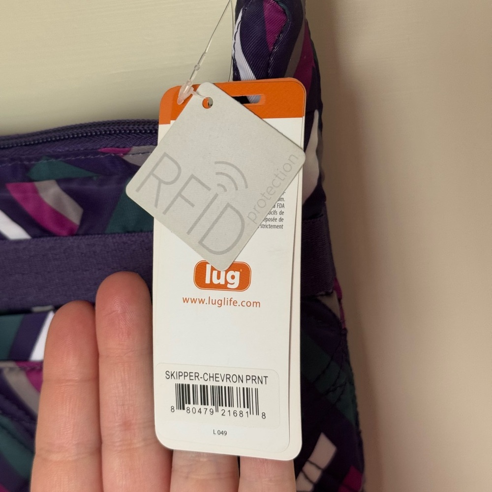 NWT Lug RFID crossbody bag chevron print small - Picture 2 of 3
